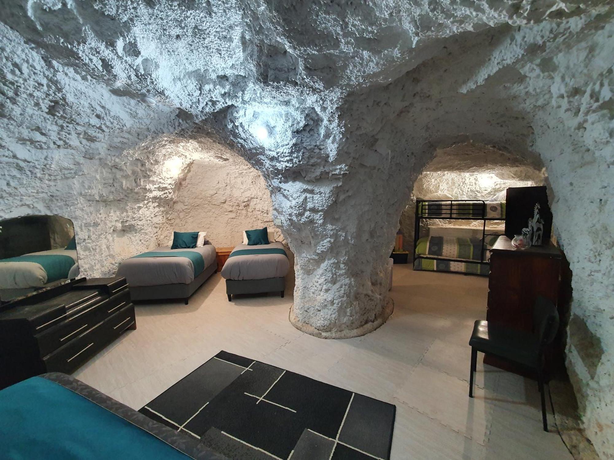 Fossickers Den Dugout Accommodation White Cliffs エクステリア 写真